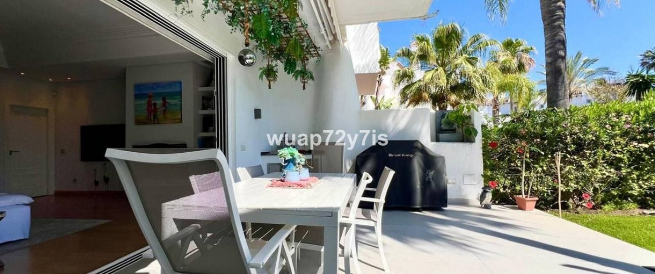 Resale - Town house - Estepona - Estepona Centro