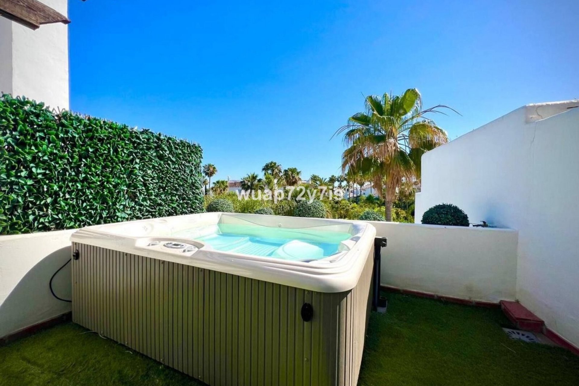 Resale - Town house - Estepona - Estepona Centro