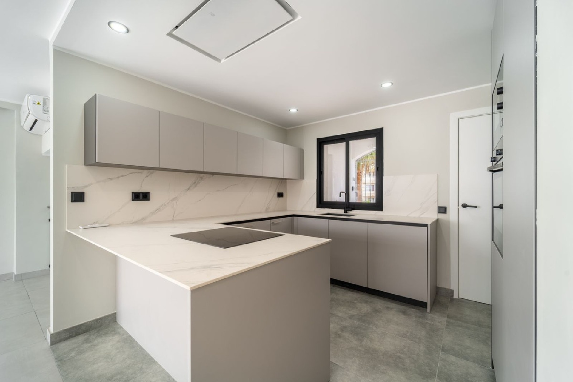 Resale - Town house - Estepona - Estepona Centro