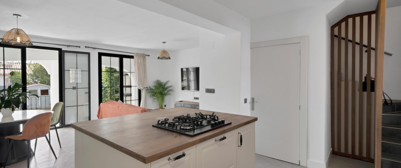 Resale - Town house - Estepona - Estepona Centro
