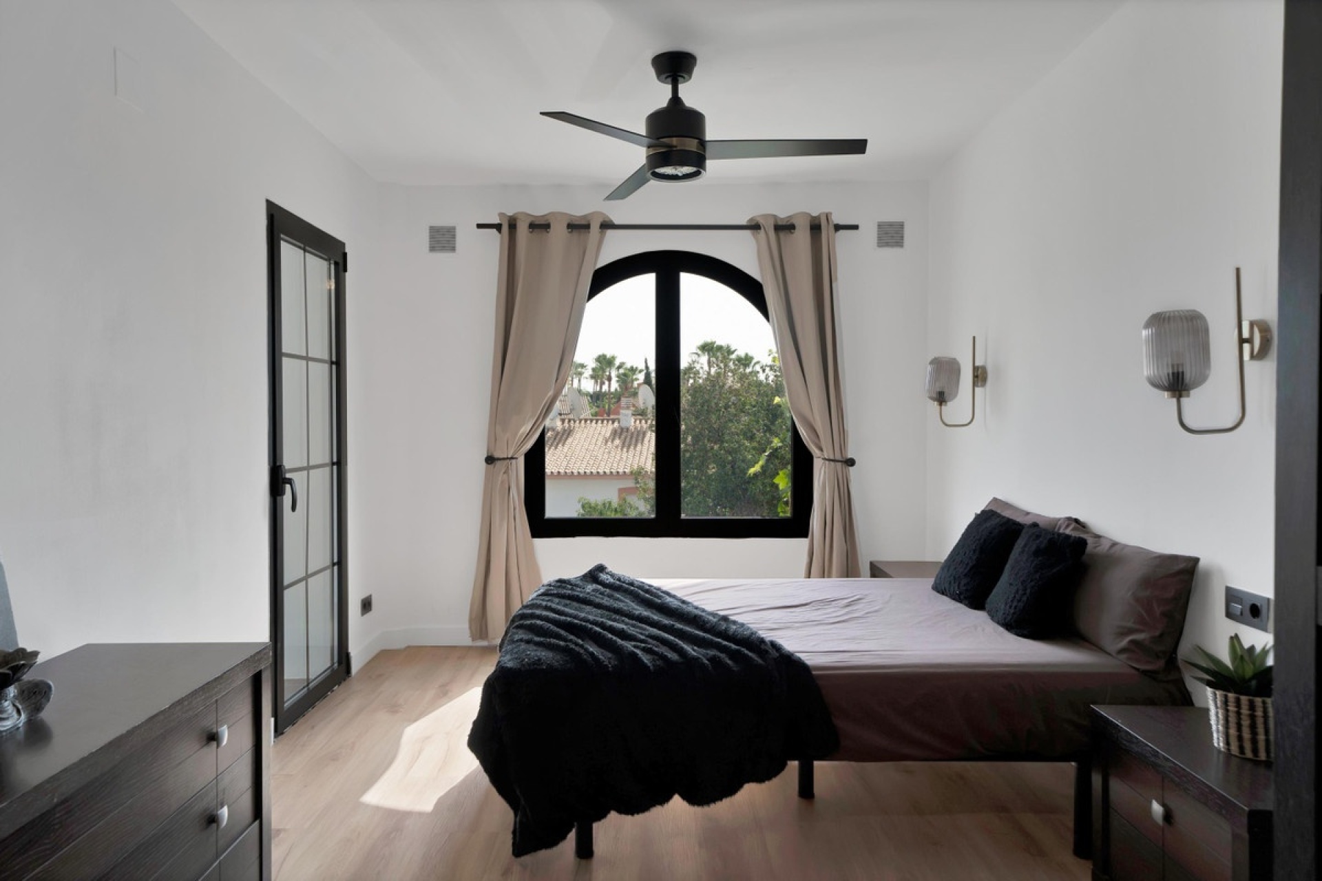 Resale - Town house - Estepona - Estepona Centro