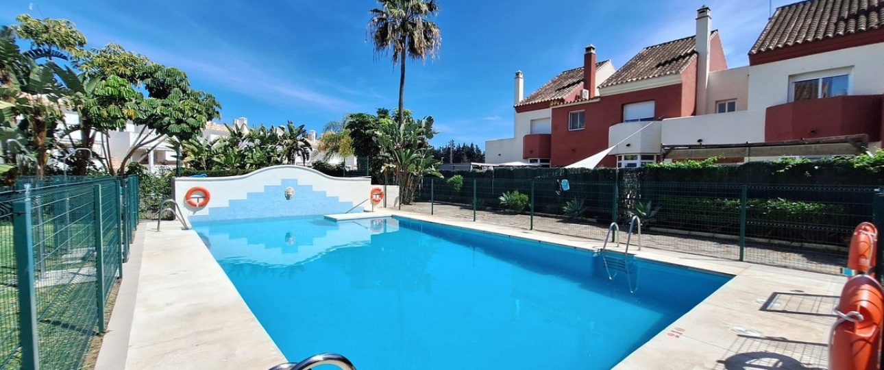 Resale - Town house - Estepona - Estepona Centro