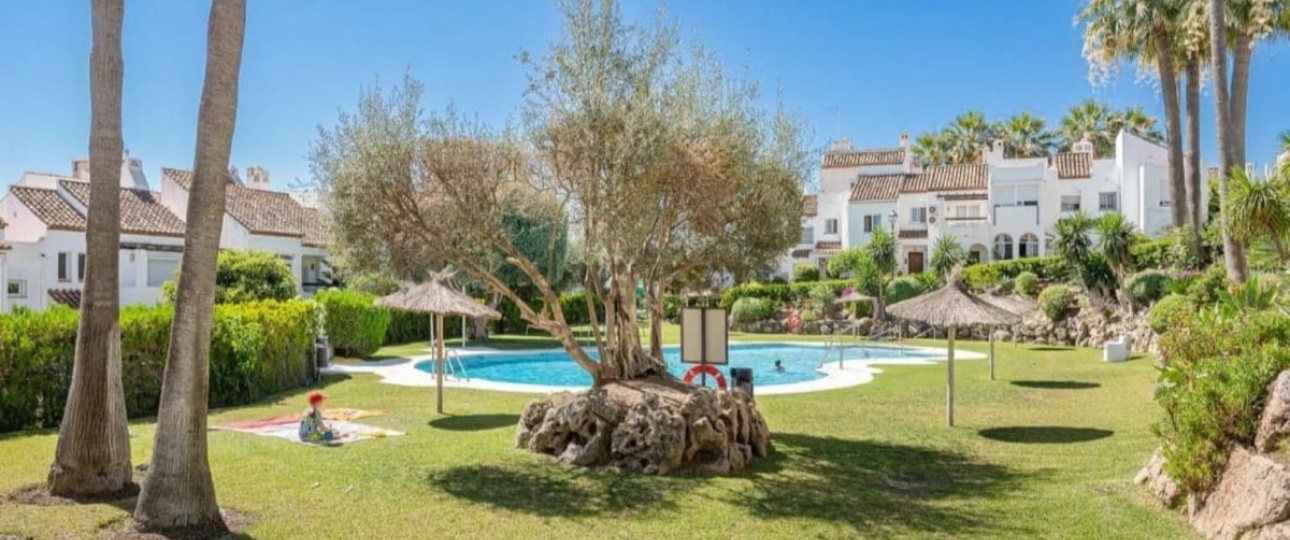 Resale - Town house - Estepona - Estepona Centro