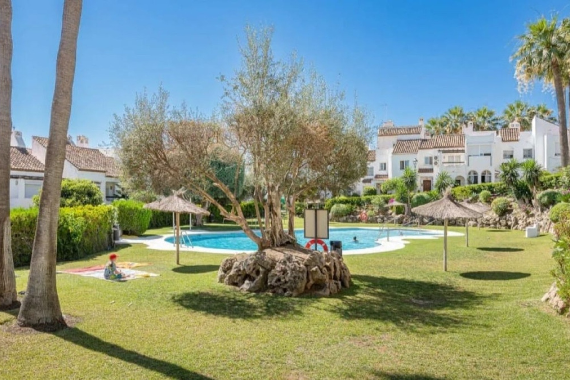 Resale - Town house - Estepona - Estepona Centro