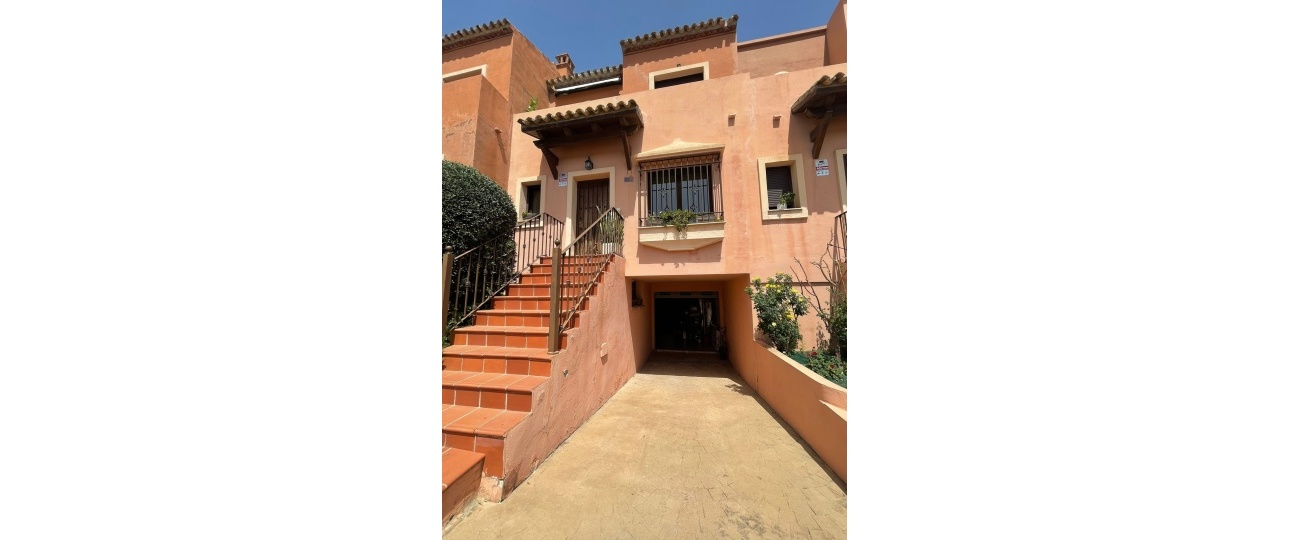 Resale - Town house - Estepona - Estepona Centro