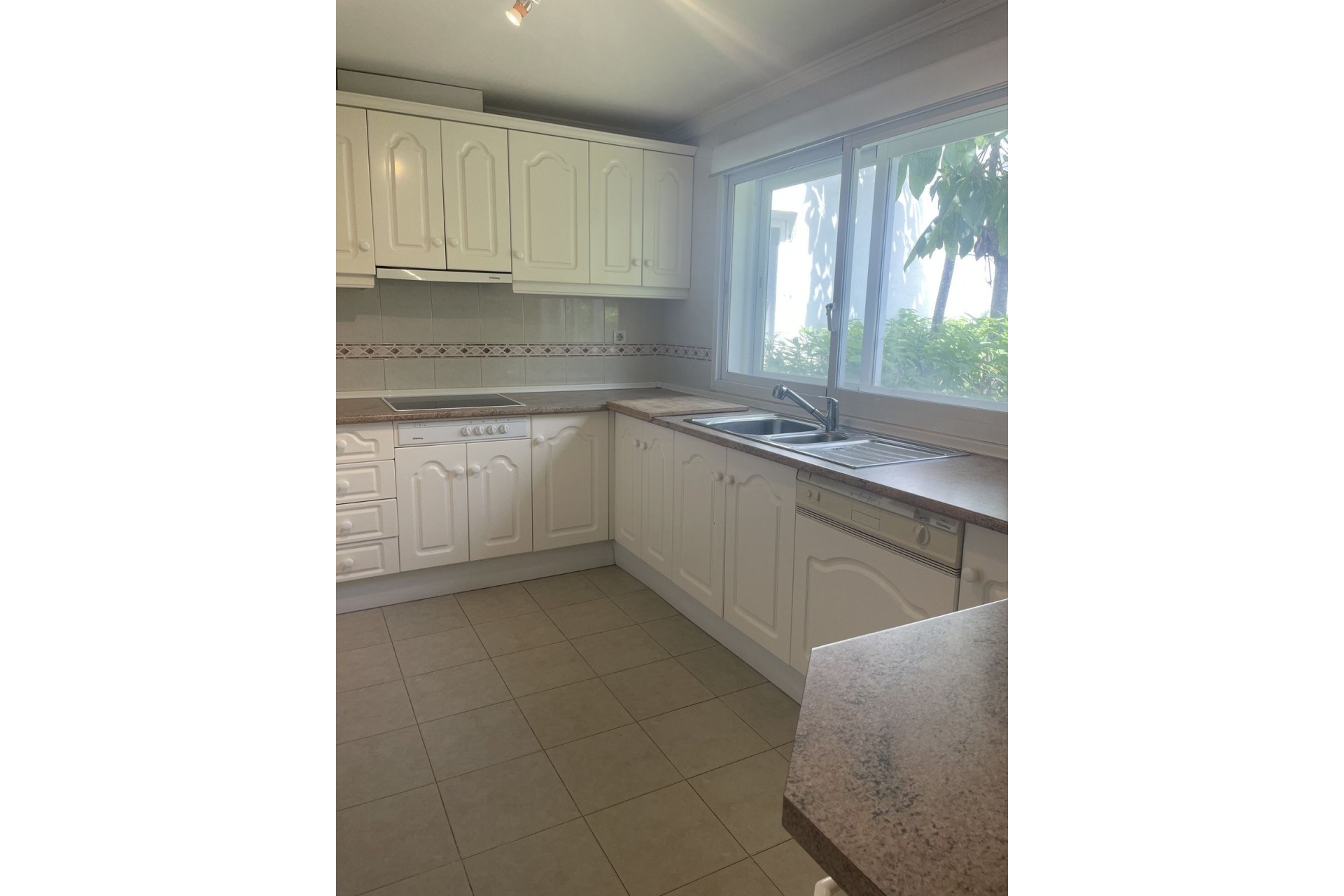Resale - Town house - Estepona - Estepona Centro