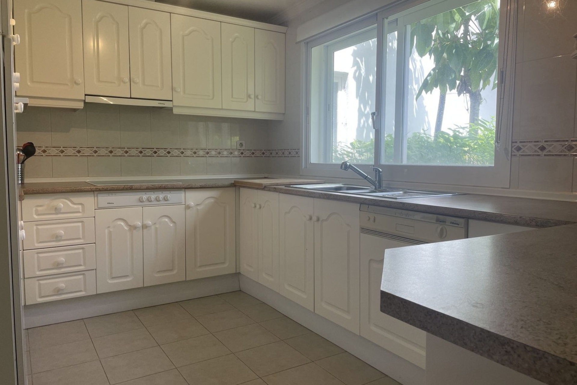 Resale - Town house - Estepona - Estepona Centro