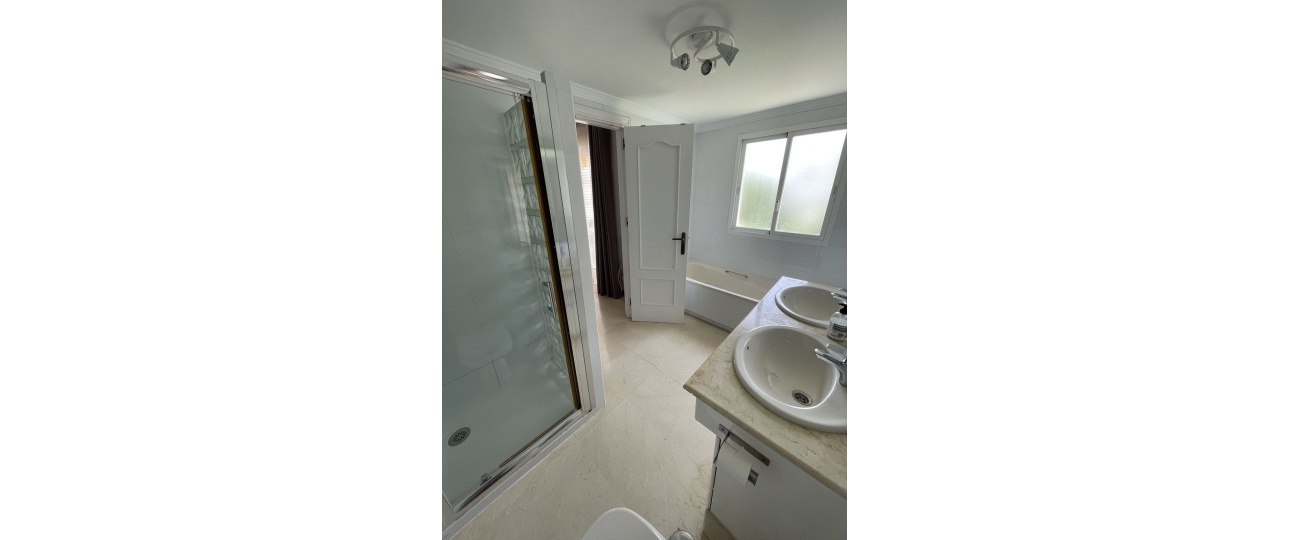 Resale - Town house - Estepona - Estepona Centro