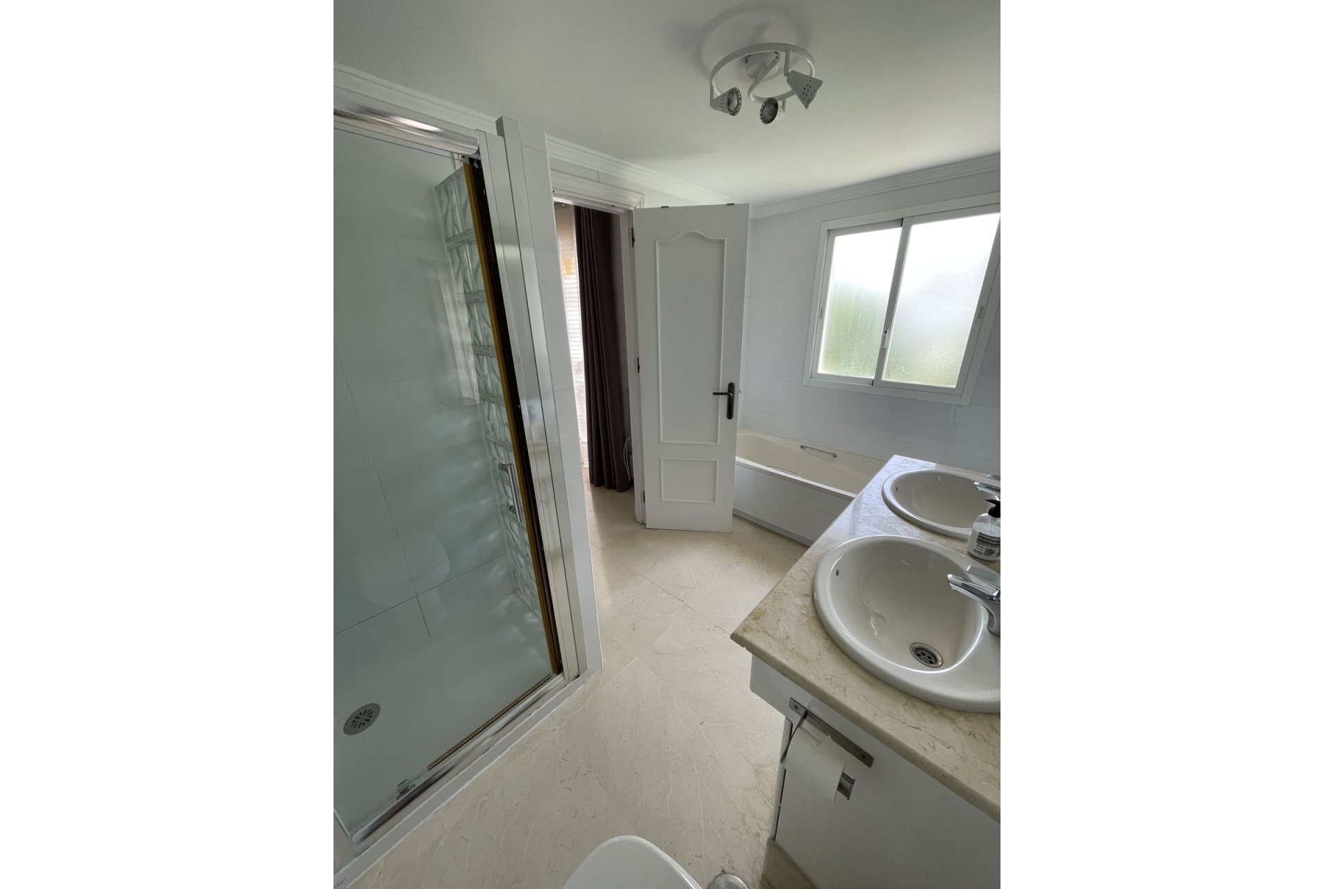 Resale - Town house - Estepona - Estepona Centro