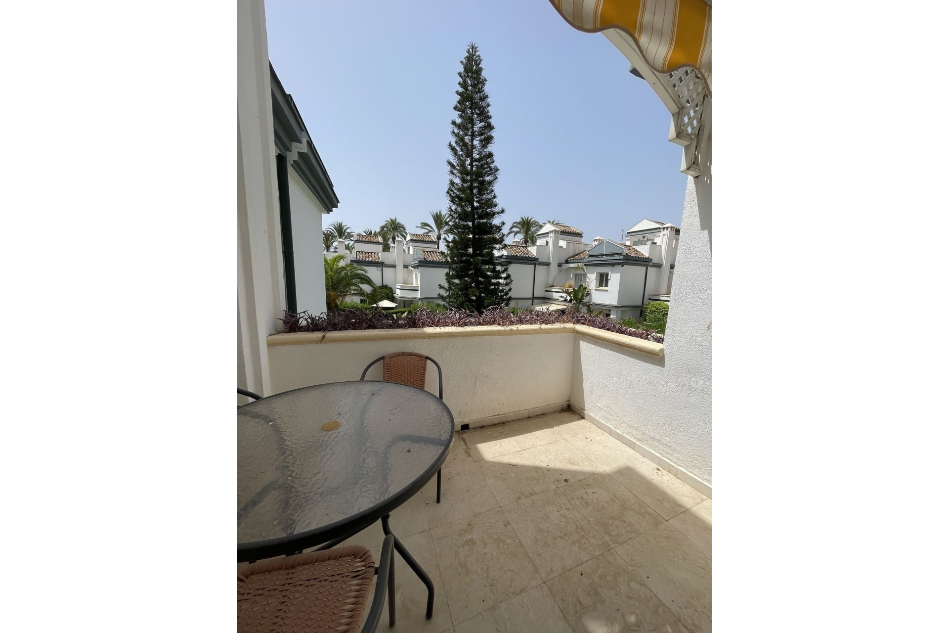 Resale - Town house - Estepona - Estepona Centro
