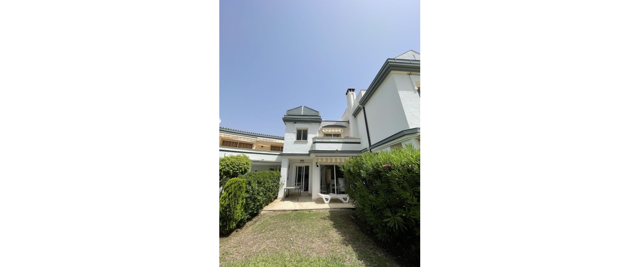 Resale - Town house - Estepona - Estepona Centro