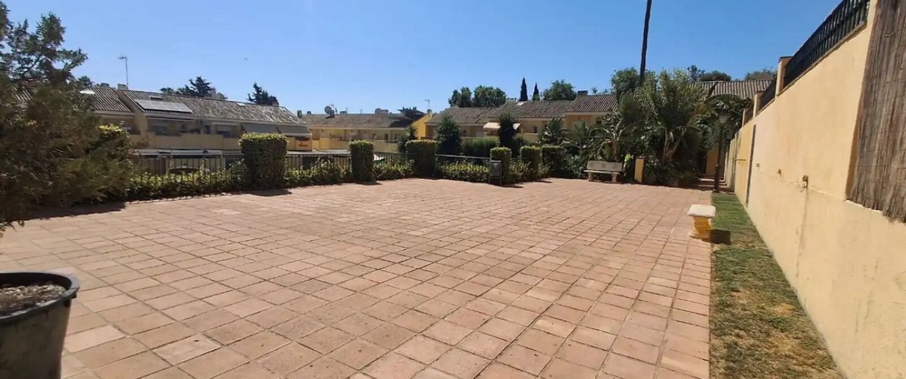 Resale - Town house - Estepona - Estepona Centro