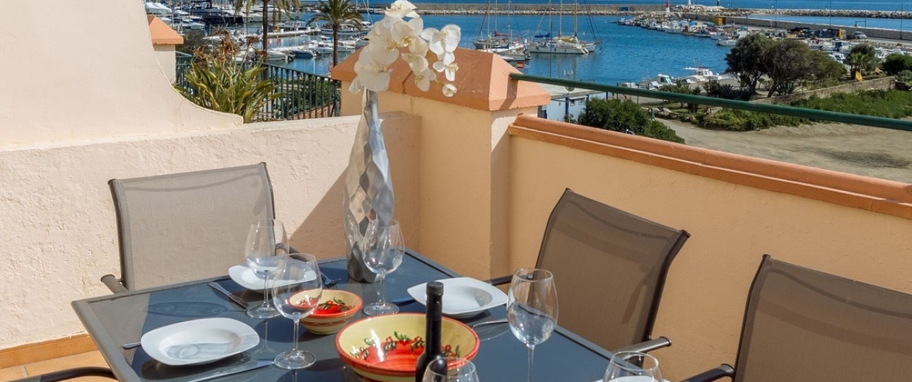 Resale - Town house - Estepona - Estepona Centro