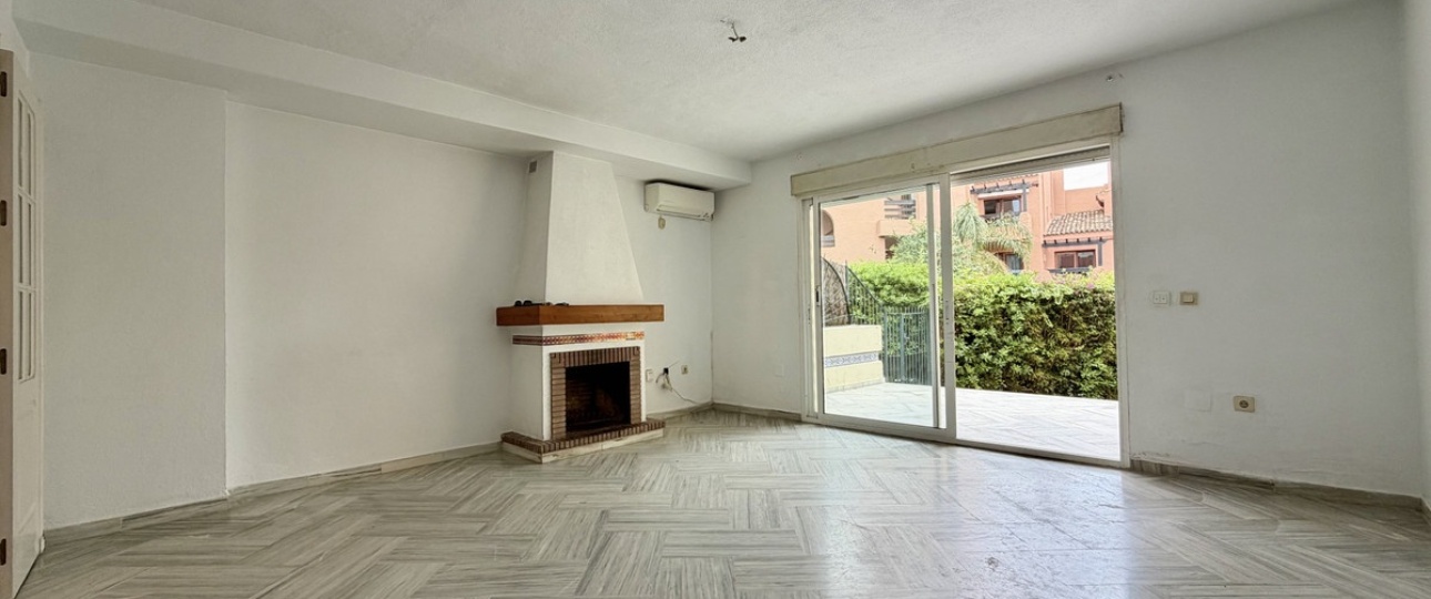 Resale - Town house - Estepona - Estepona Centro