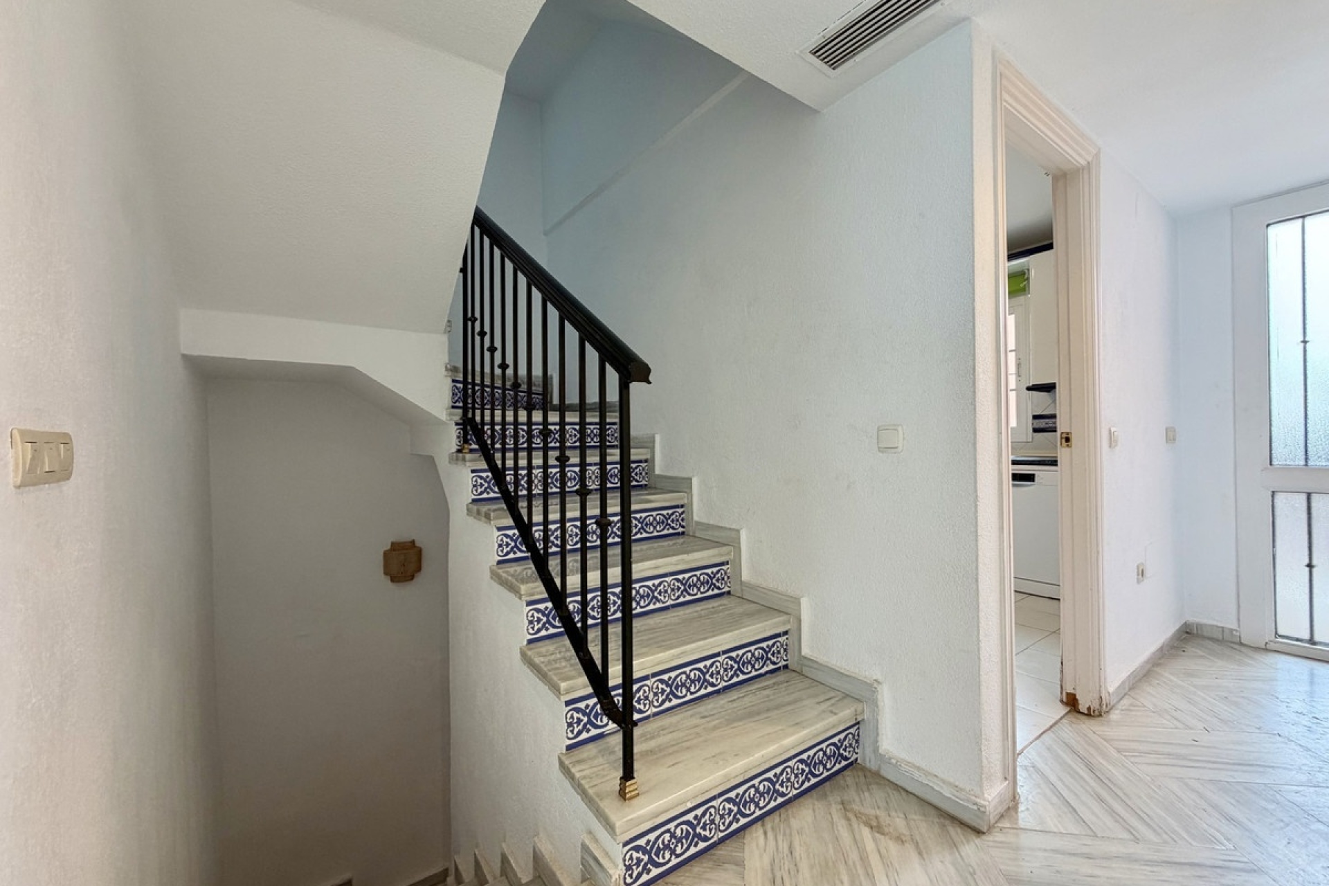 Resale - Town house - Estepona - Estepona Centro