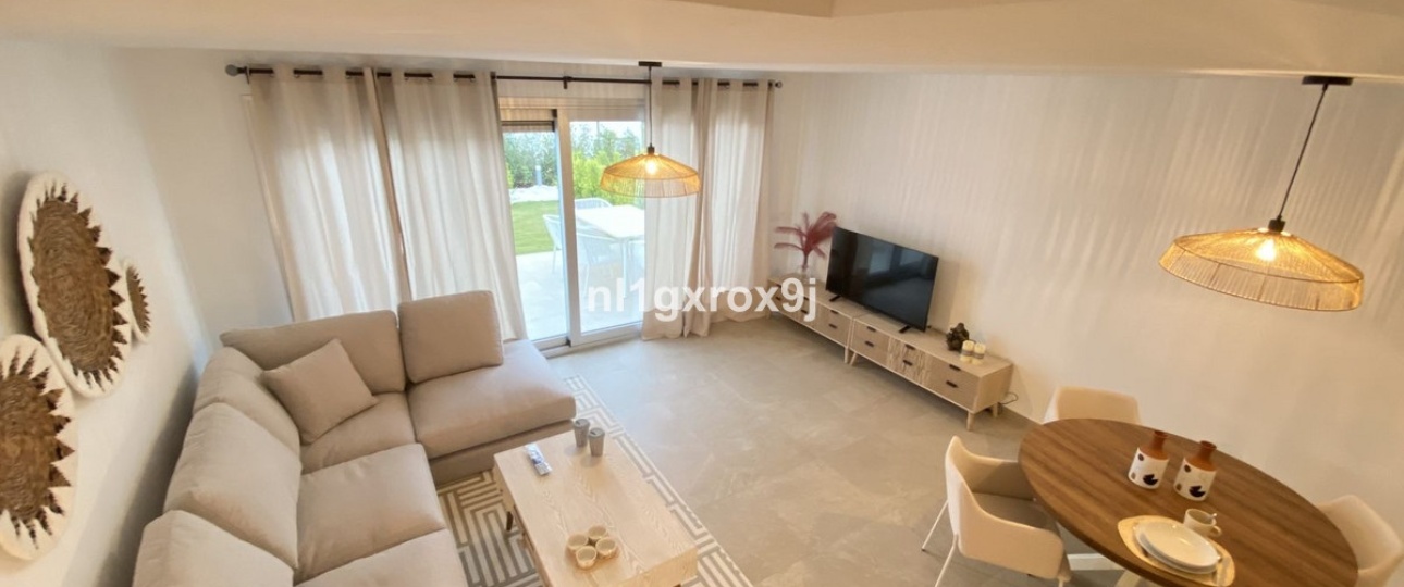 Resale - Town house - Estepona - Estepona Centro
