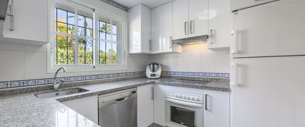 Resale - Town house - Estepona - Estepona Centro