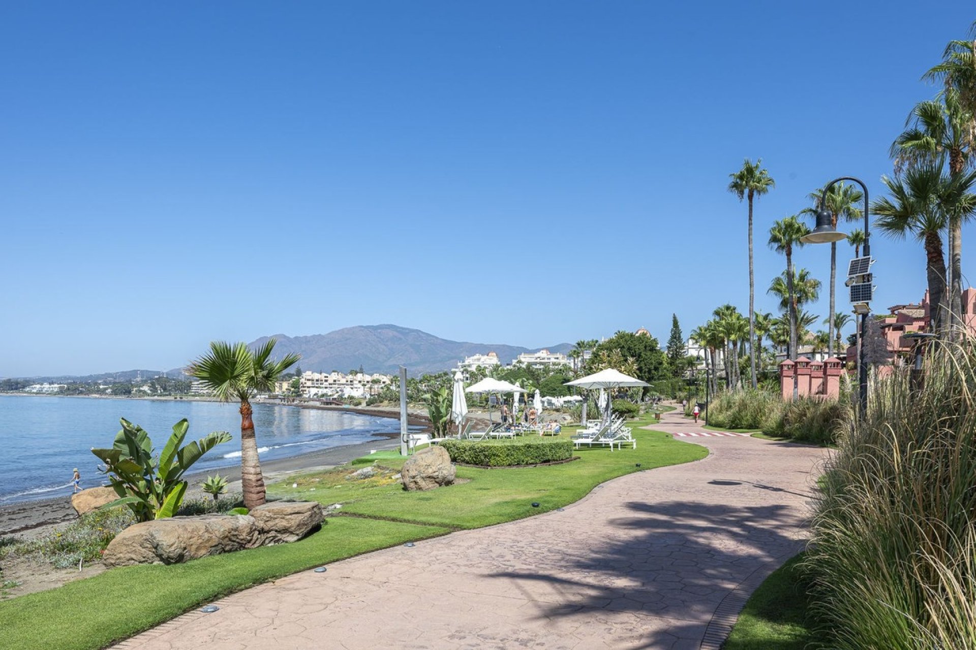 Resale - Town house - Estepona - Estepona Centro