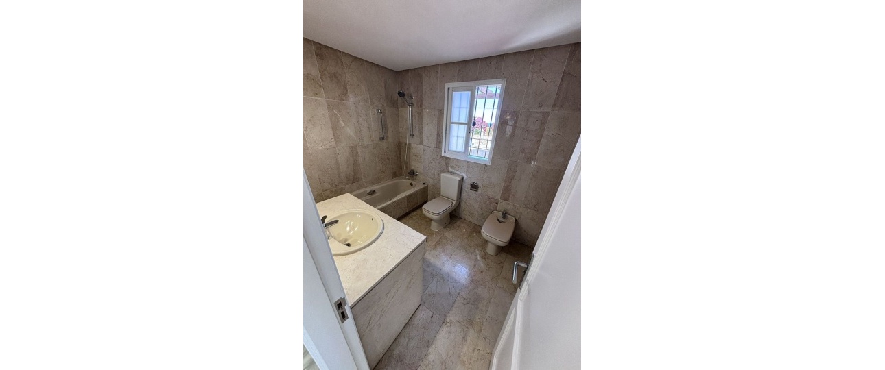 Resale - Town house - Estepona - Estepona Centro