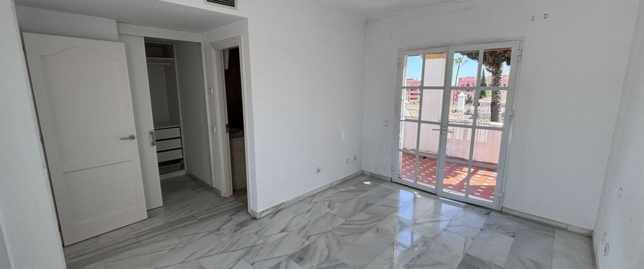 Resale - Town house - Estepona - Estepona Centro