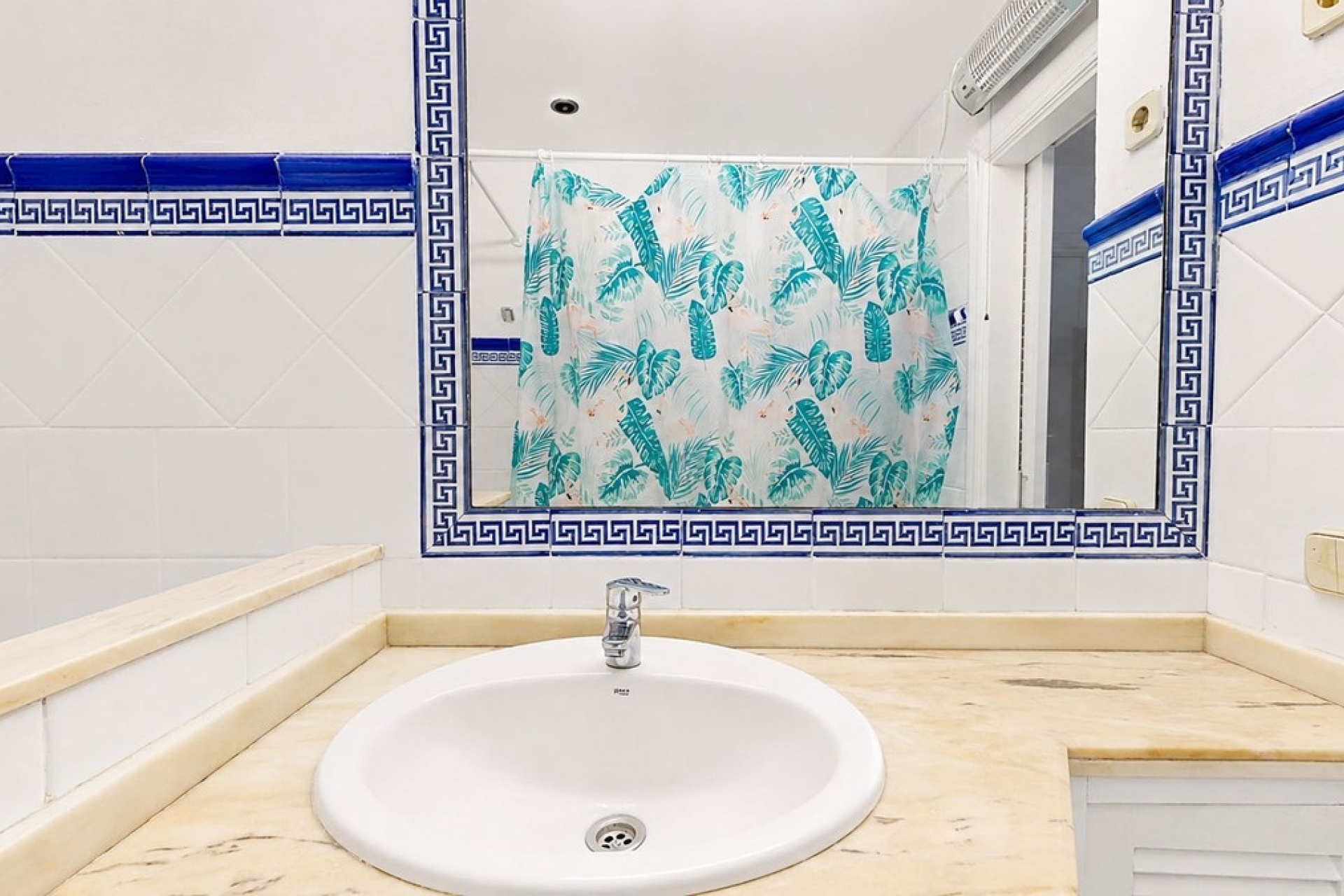 Resale - Town house - Estepona - Estepona Centro