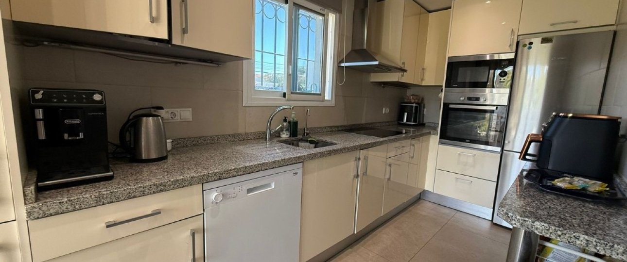 Resale - Town house - Estepona - Estepona Centro