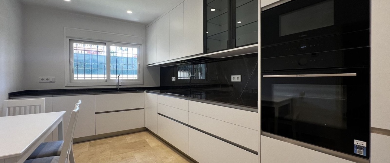 Resale - Town house - Estepona - Estepona Centro