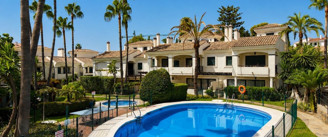 Resale - Town house - Estepona - Estepona Centro
