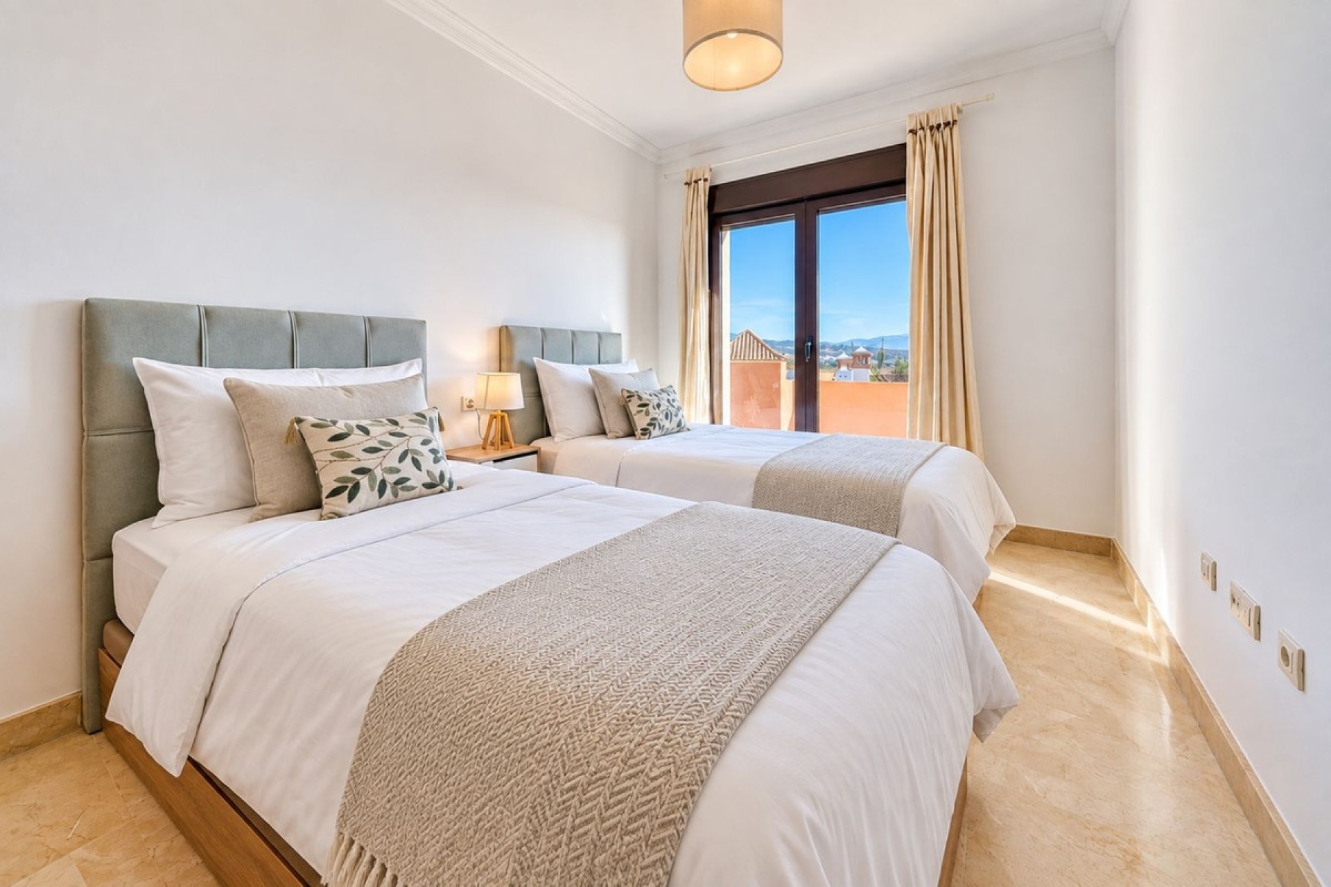 Resale - Town house - Estepona - Estepona Centro
