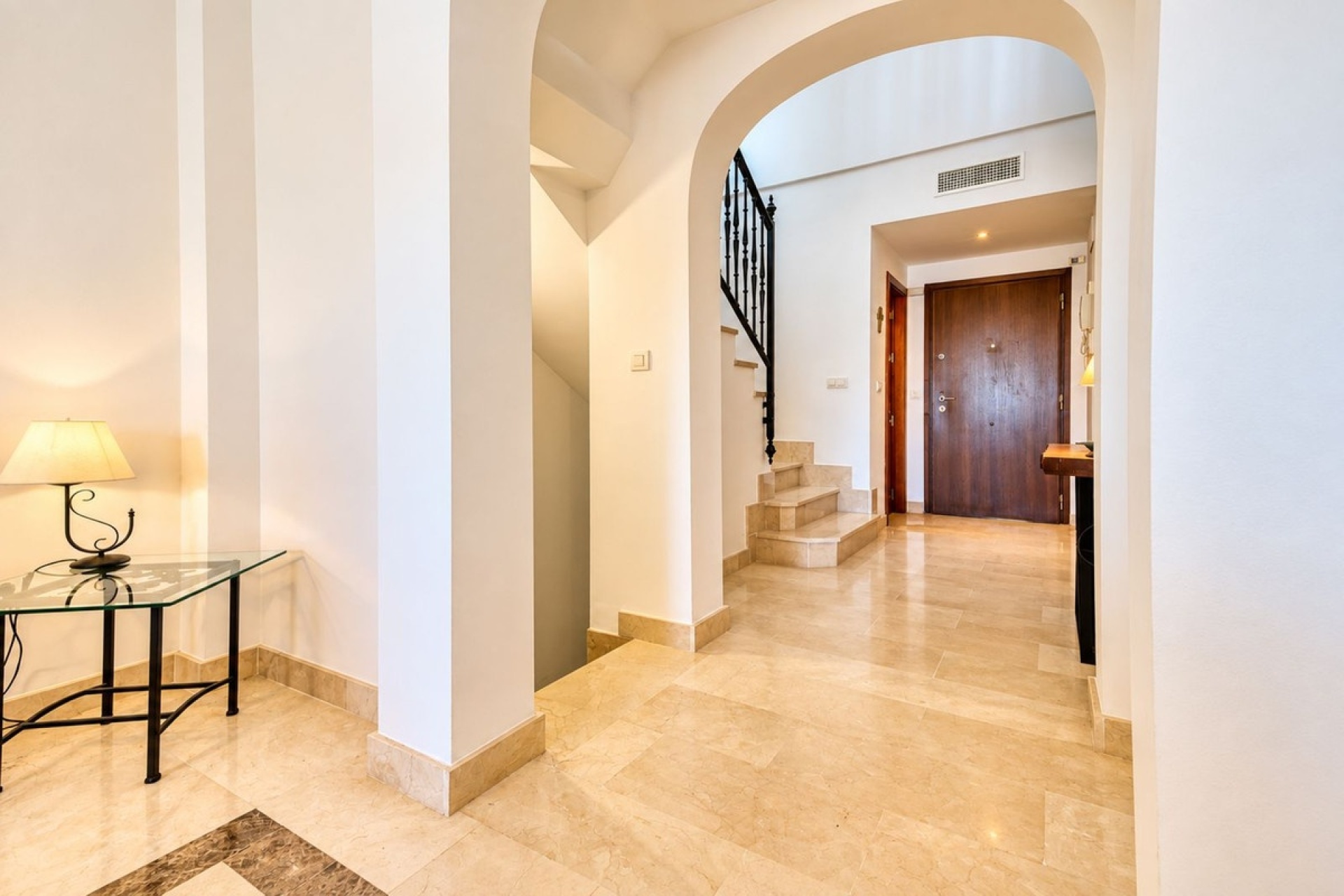 Resale - Town house - Estepona - Estepona Centro
