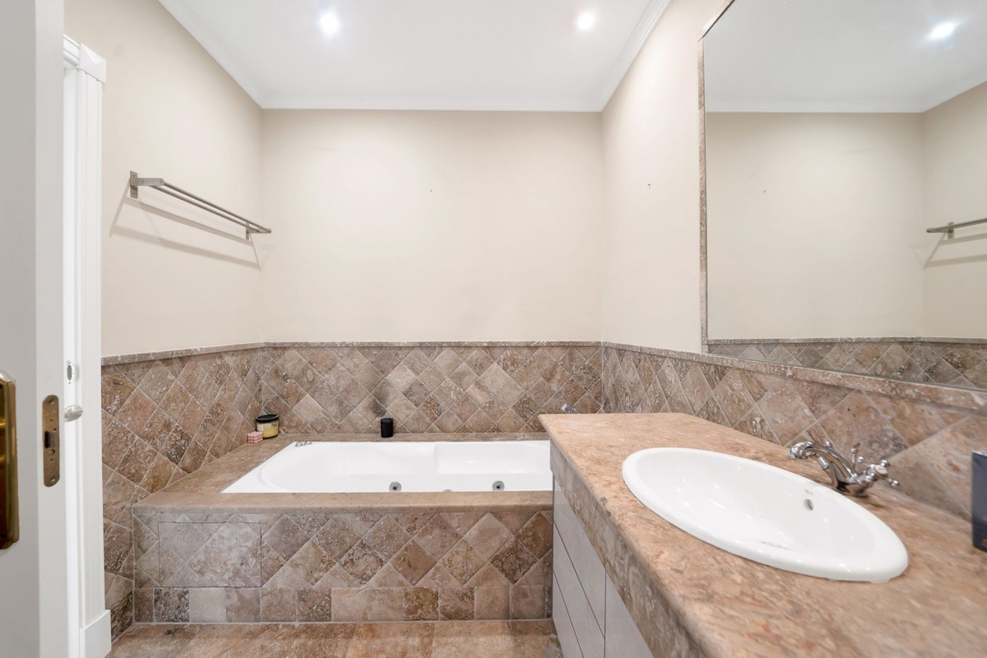 Resale - Town house - Estepona - Estepona Centro