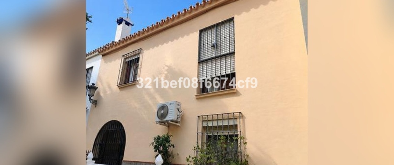 Resale - Town house - Estepona - Estepona Centro