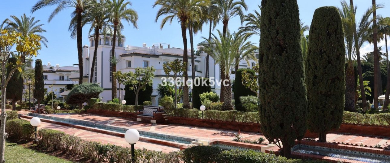 Resale - Town house - Estepona - Estepona Centro