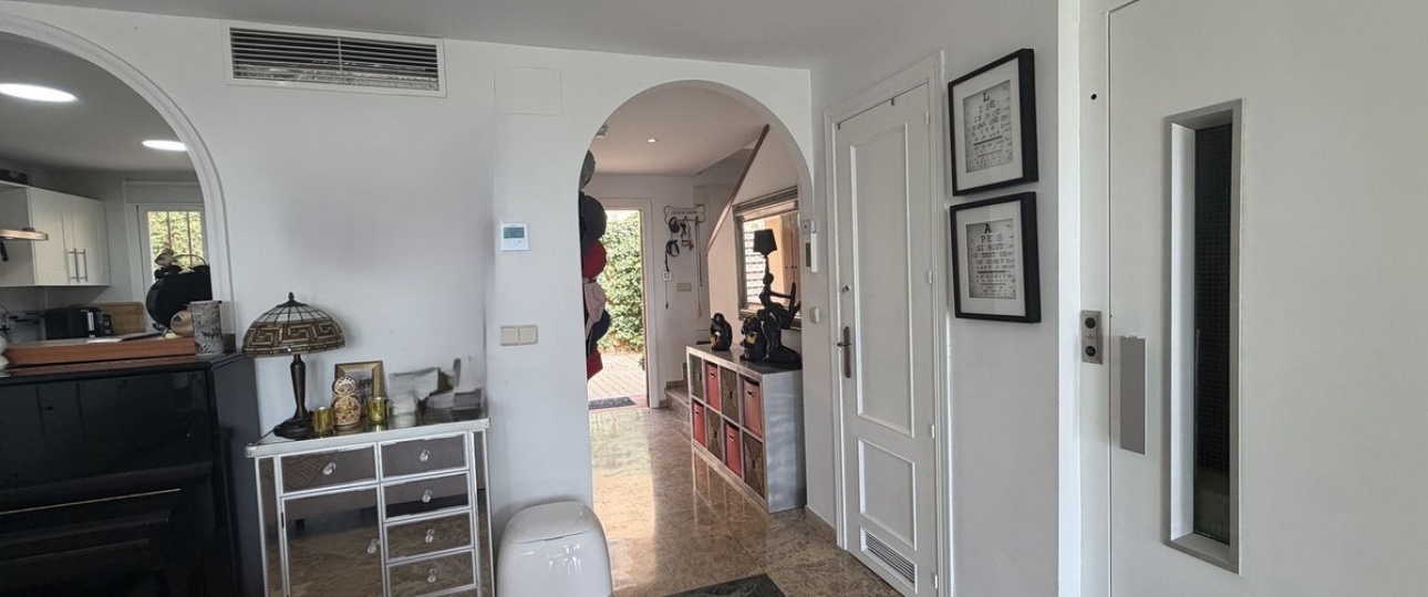 Resale - Town house - Estepona - Estepona Centro