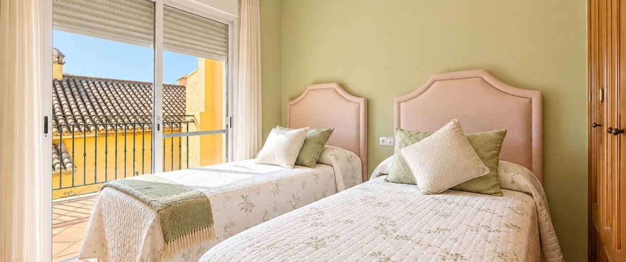 Resale - Town house - Estepona - Estepona Centro