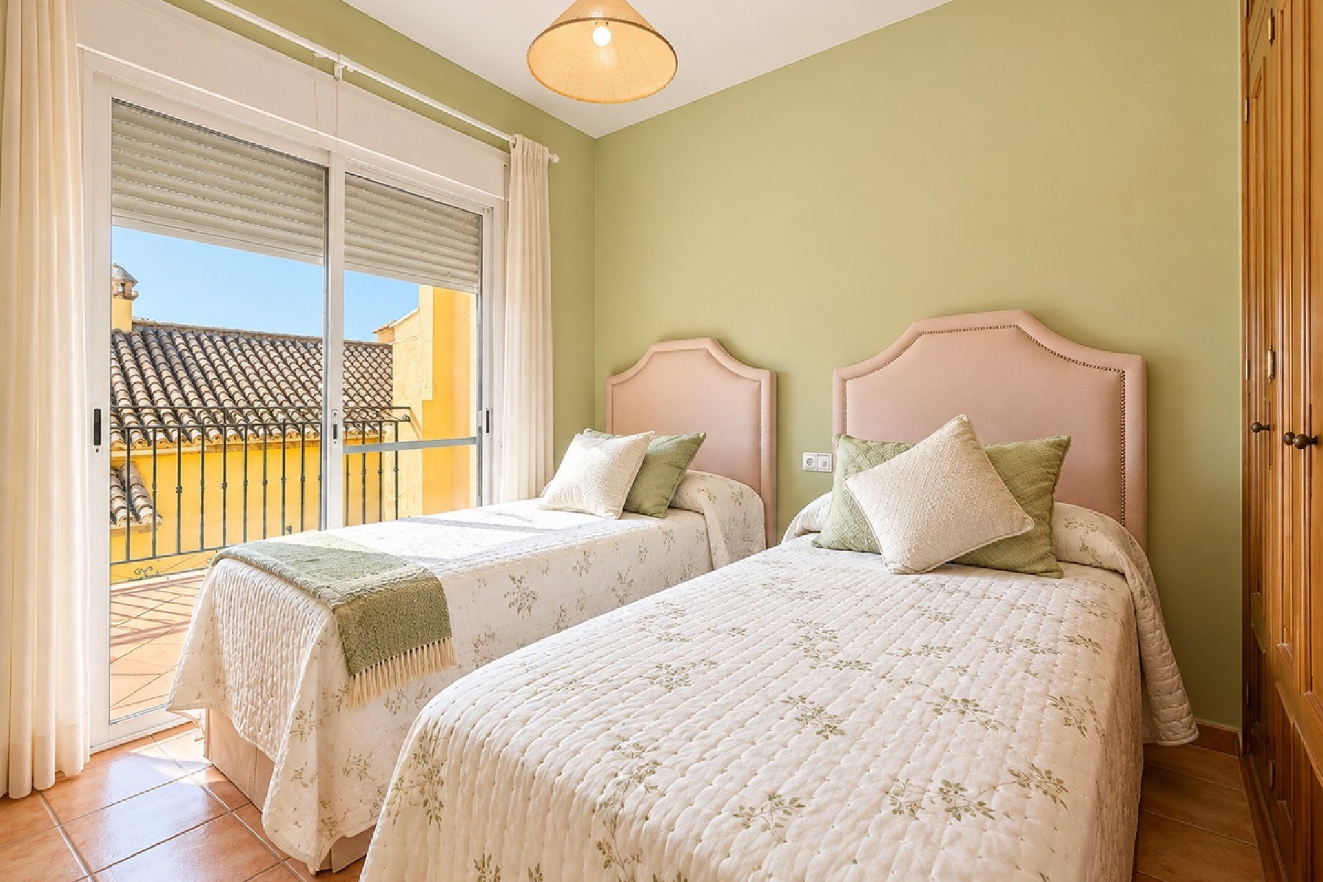 Resale - Town house - Estepona - Estepona Centro
