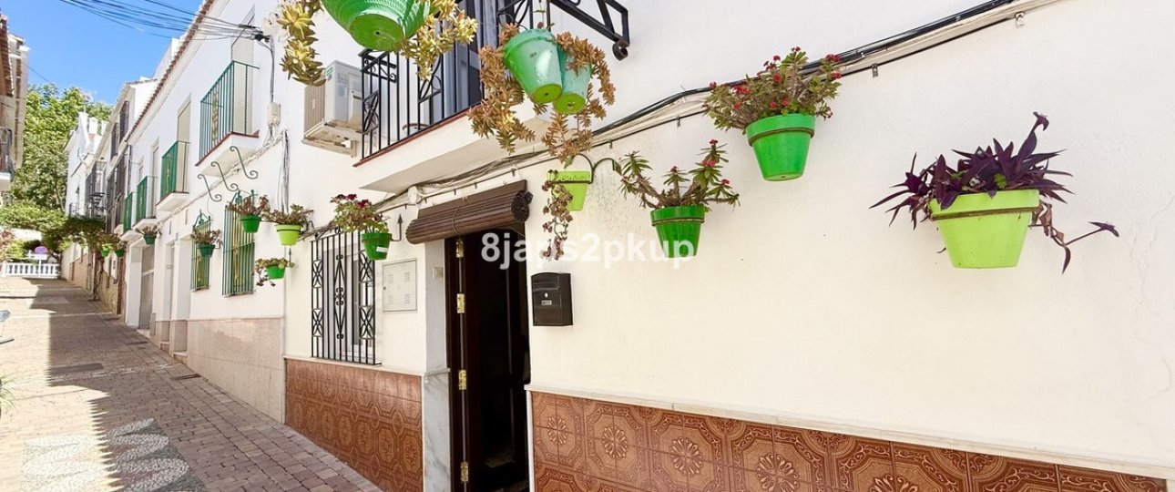 Resale - Town house - Estepona - Estepona Centro