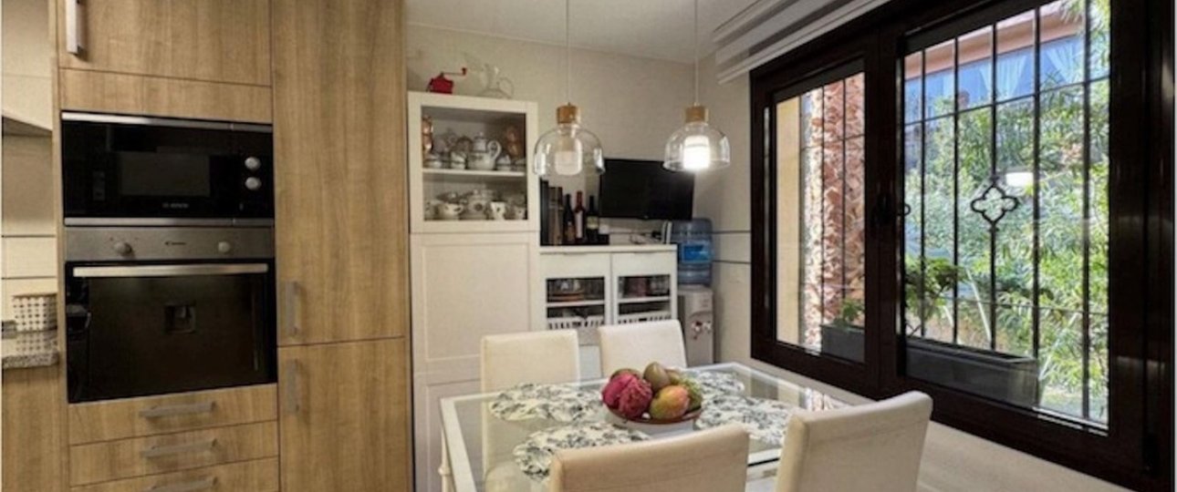 Resale - Town house - Estepona - Estepona Centro