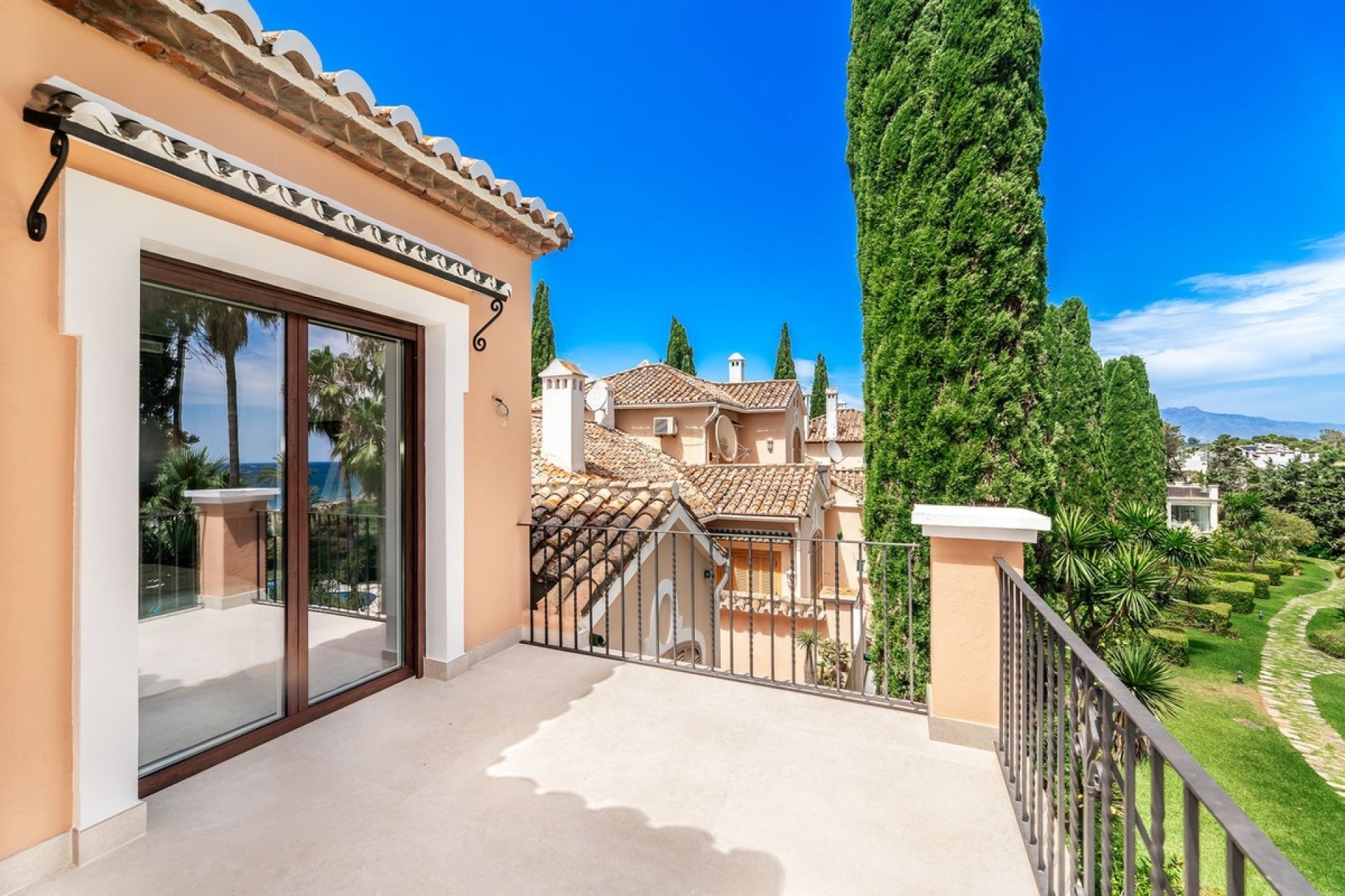 Resale - Town house - Estepona - New Golden Mile