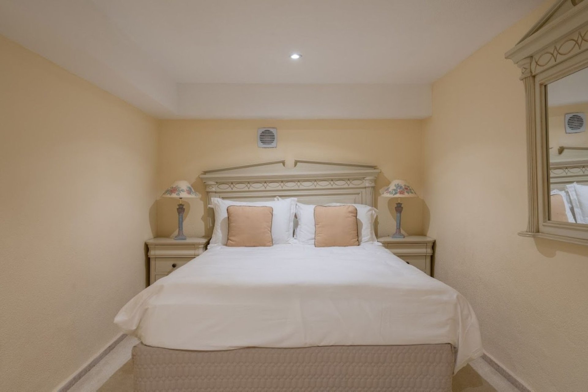 Resale - Town house - Estepona - New Golden Mile