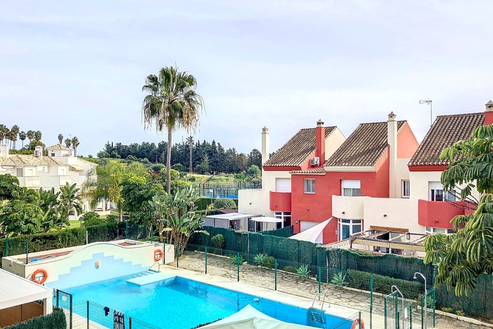 Resale - Town house - Estepona - Selwo