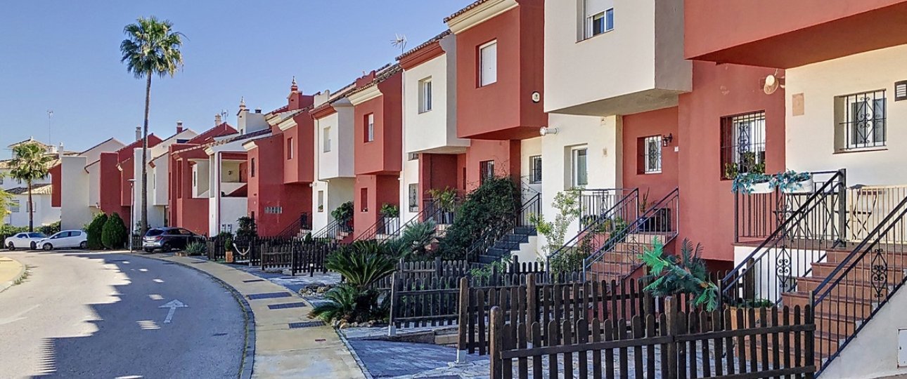 Resale - Town house - Estepona - Selwo