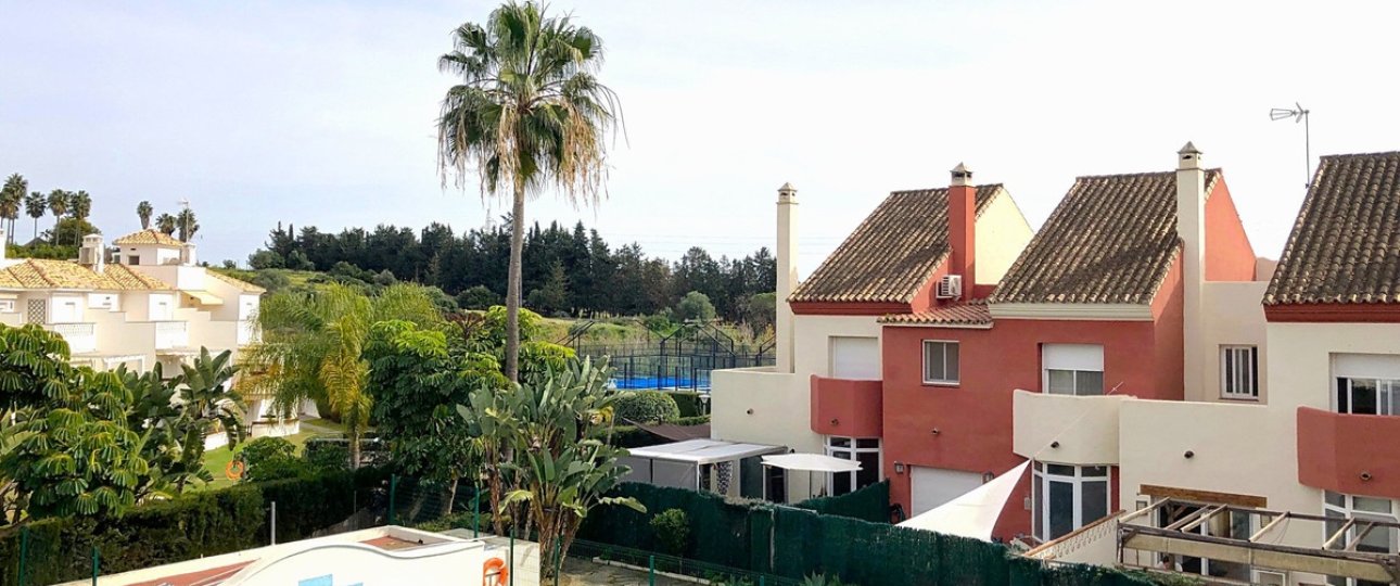 Resale - Town house - Estepona - Selwo