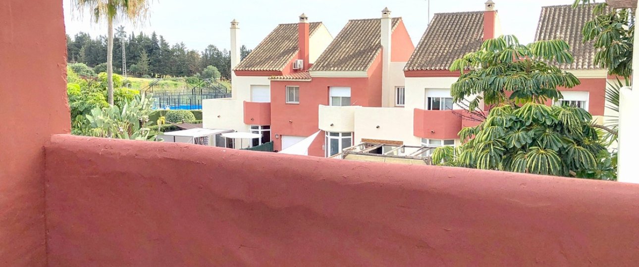 Resale - Town house - Estepona - Selwo