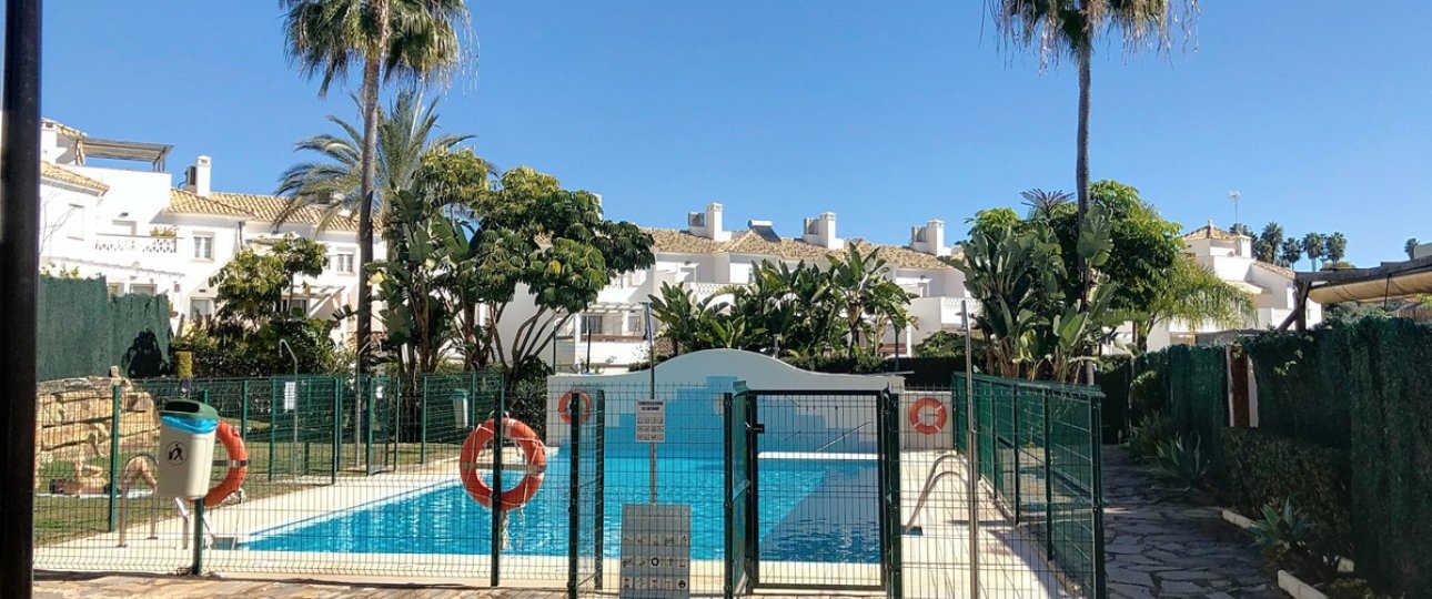 Resale - Town house - Estepona - Selwo