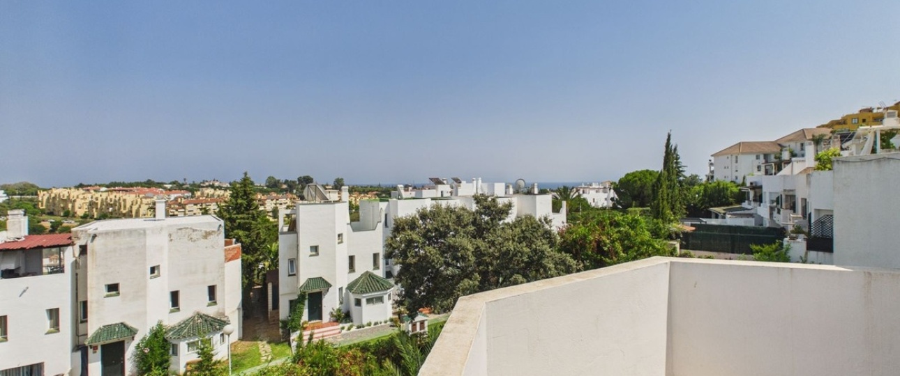 Resale - Town house - Estepona - Selwo