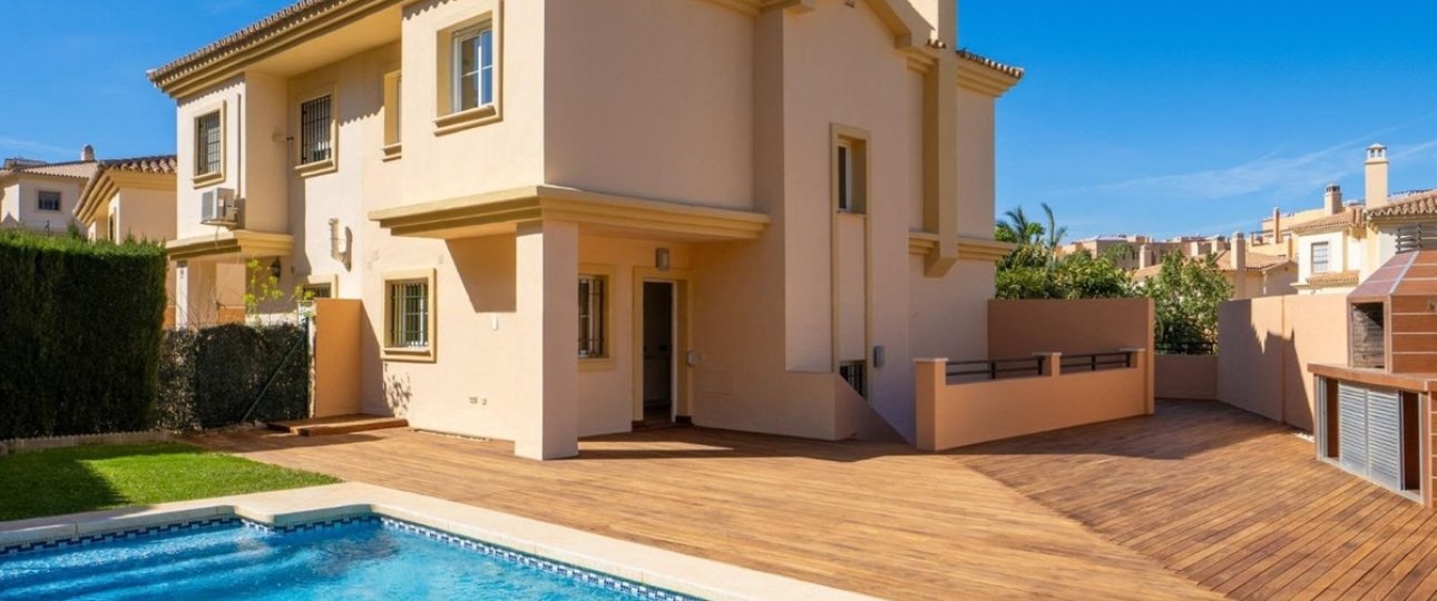 Resale - Town house - Fuengirola - Los Pacos