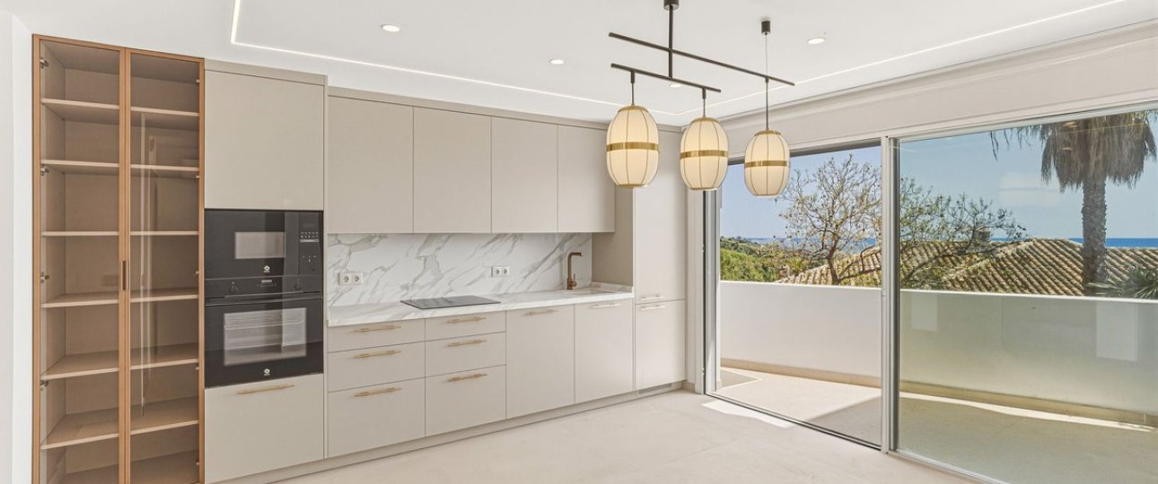 Resale - Town house - Marbella - Altos de los Monteros
