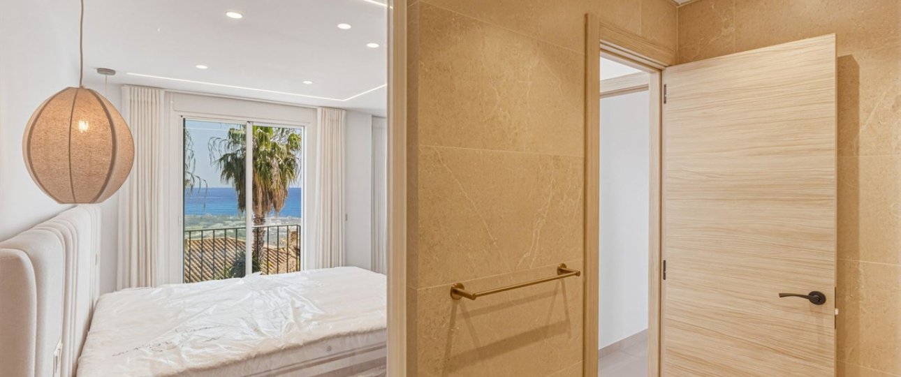 Resale - Town house - Marbella - Altos de los Monteros