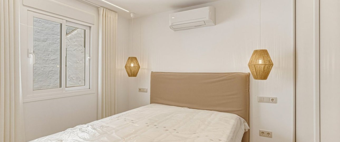 Resale - Town house - Marbella - Altos de los Monteros